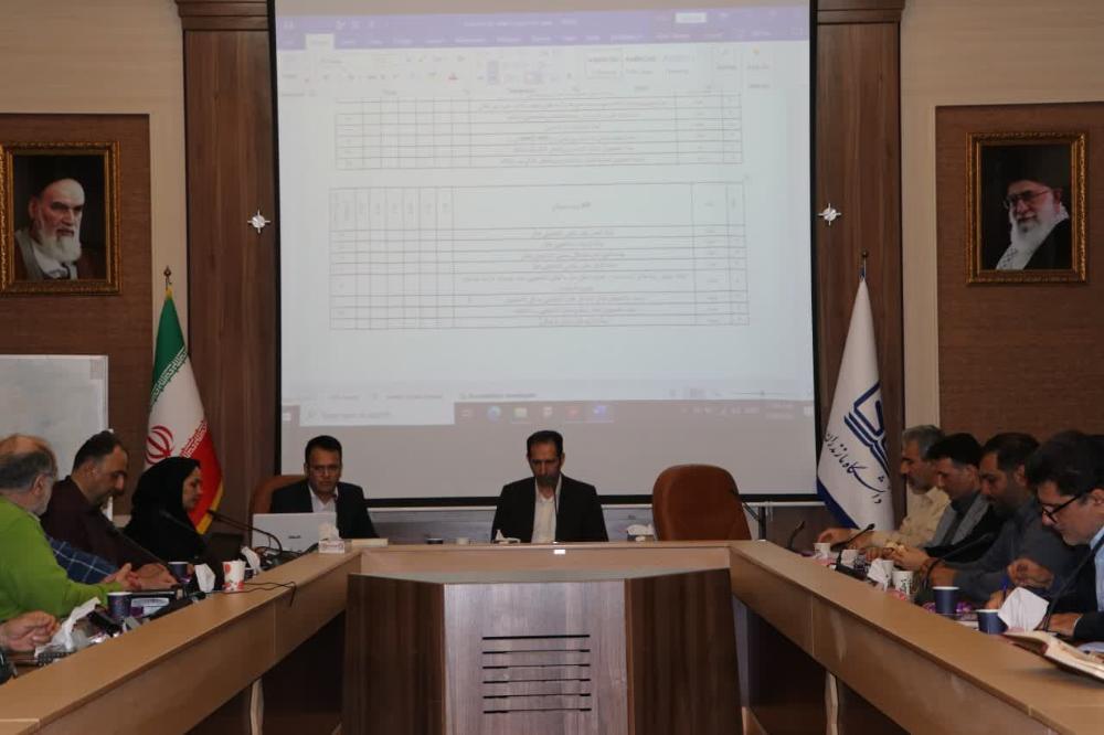 کارگاه آموزشی یک روزه با حضور مسئولین تدوین برنامه عملیاتی دانشکده ها